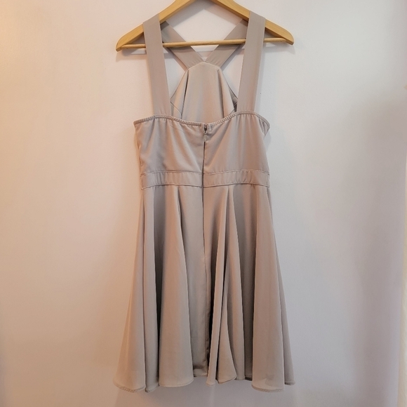 Lulu's Grey Sleeveless Skaters Dress Size M - Picture 2 of 6
